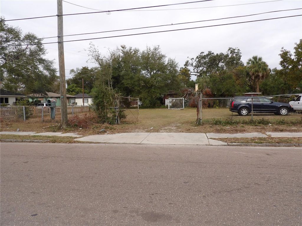 Photo of 914 E 28th Ave, Tampa, FL 33605 (MLS # TB8346881)