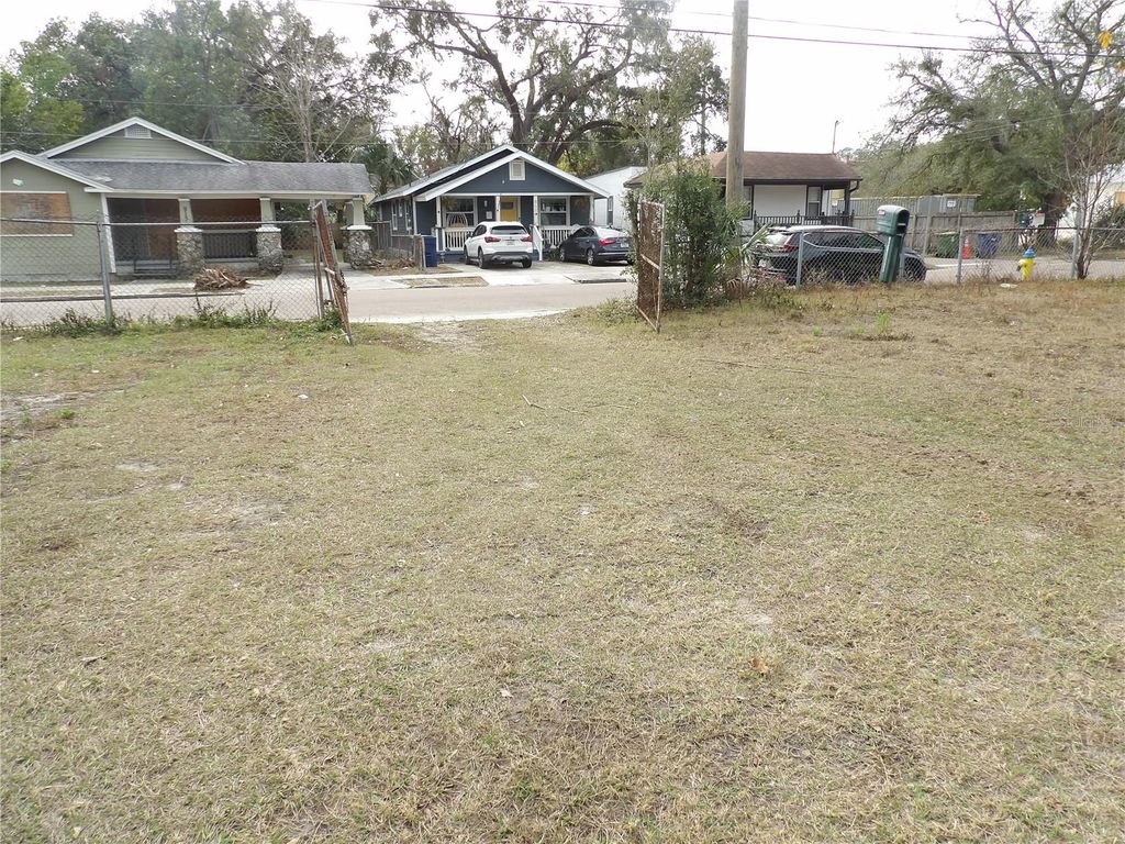 Photo of 914 E 28th Ave, Tampa, FL 33605 (MLS # TB8346881)