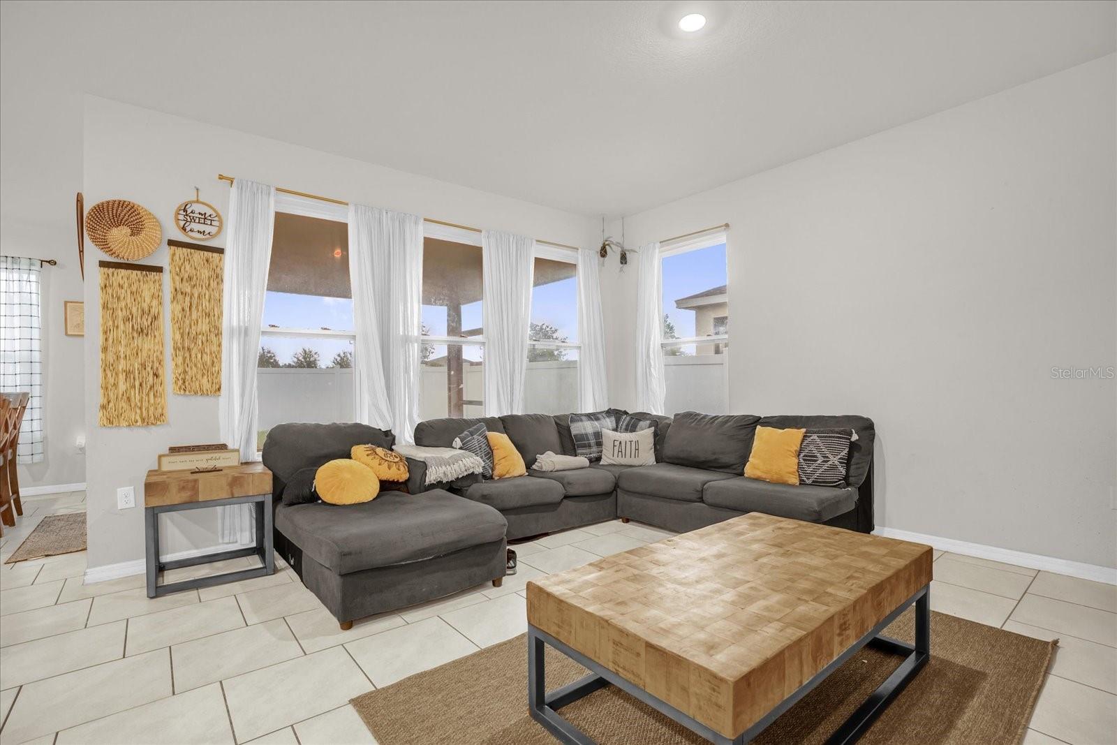 6775 SARUS CRANE POINT