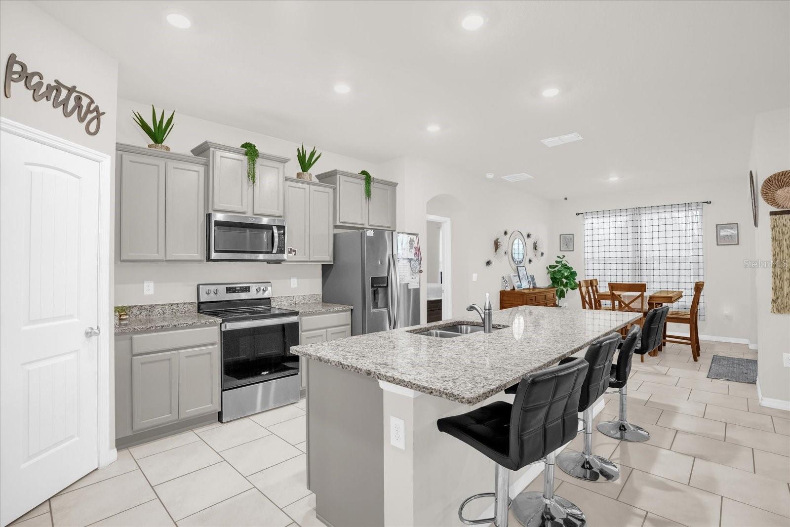 6775 SARUS CRANE POINT