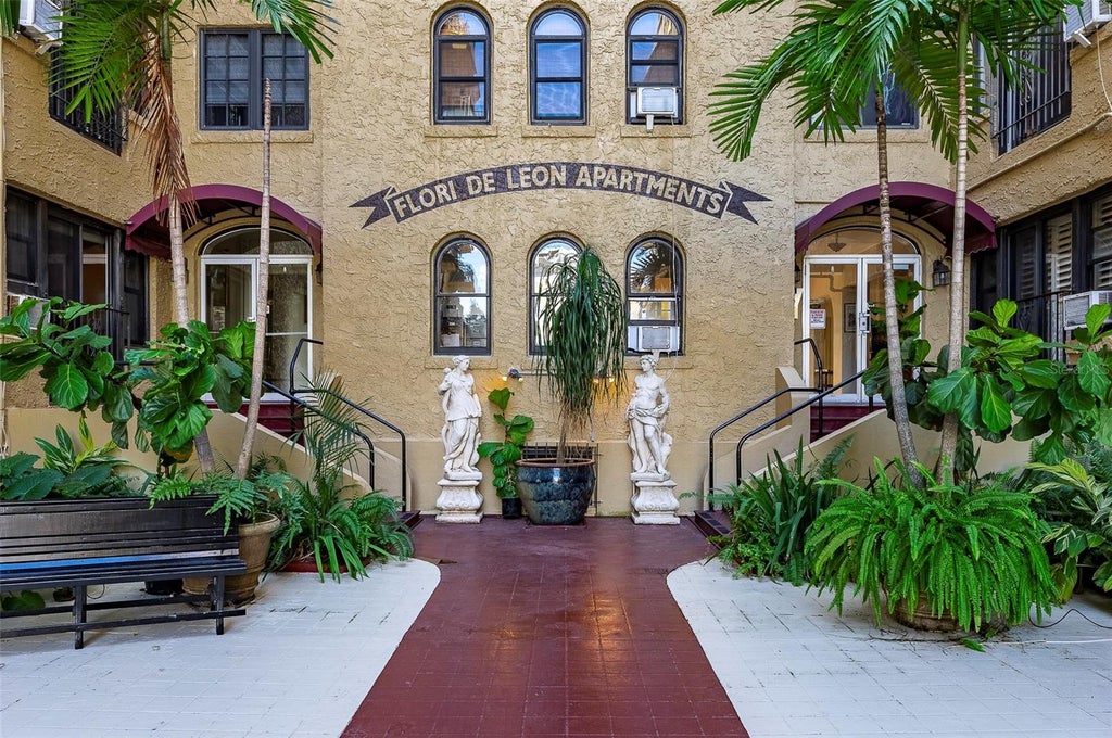 Photo of 130 4th Avenue N #503, St Petersburg, FL 33701 (MLS # TB8559061)