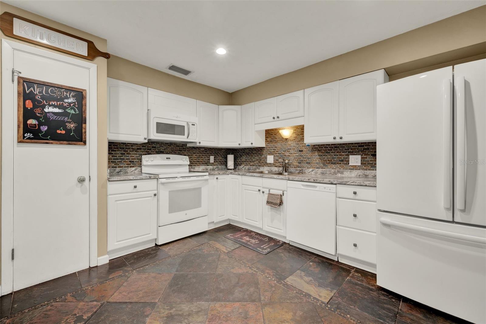 1090 SONOMA COURT
