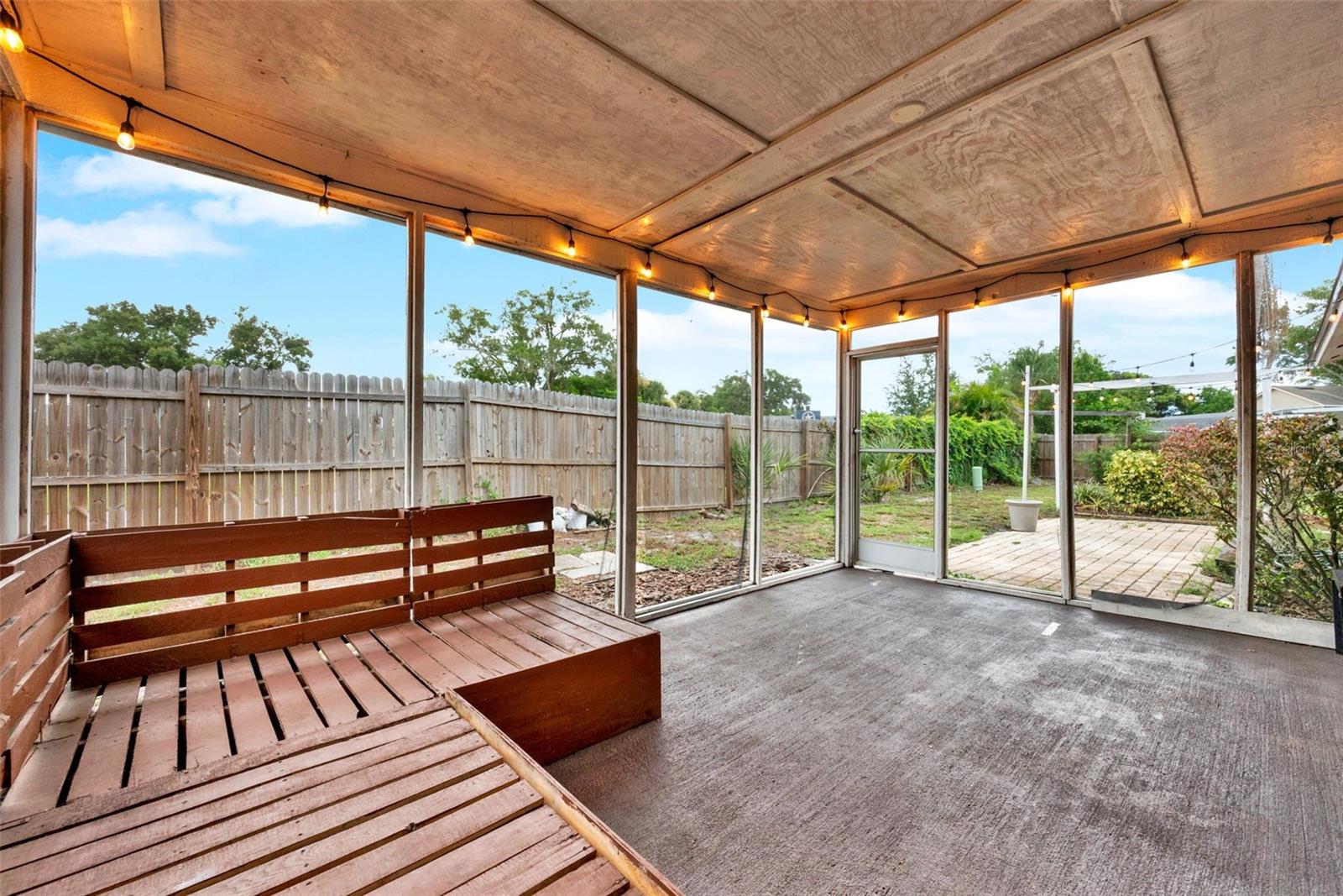 1090 SONOMA COURT