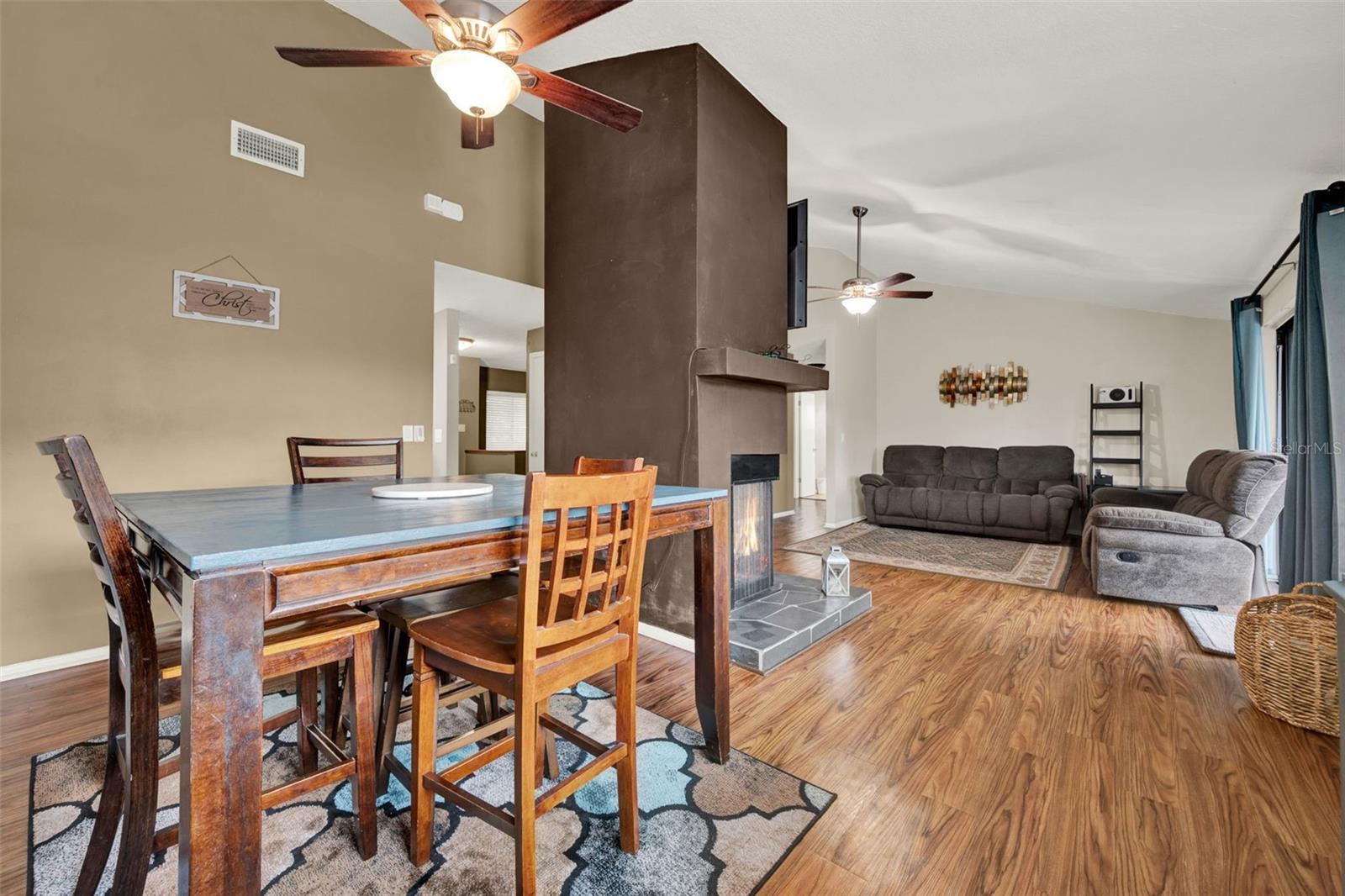 1090 SONOMA COURT