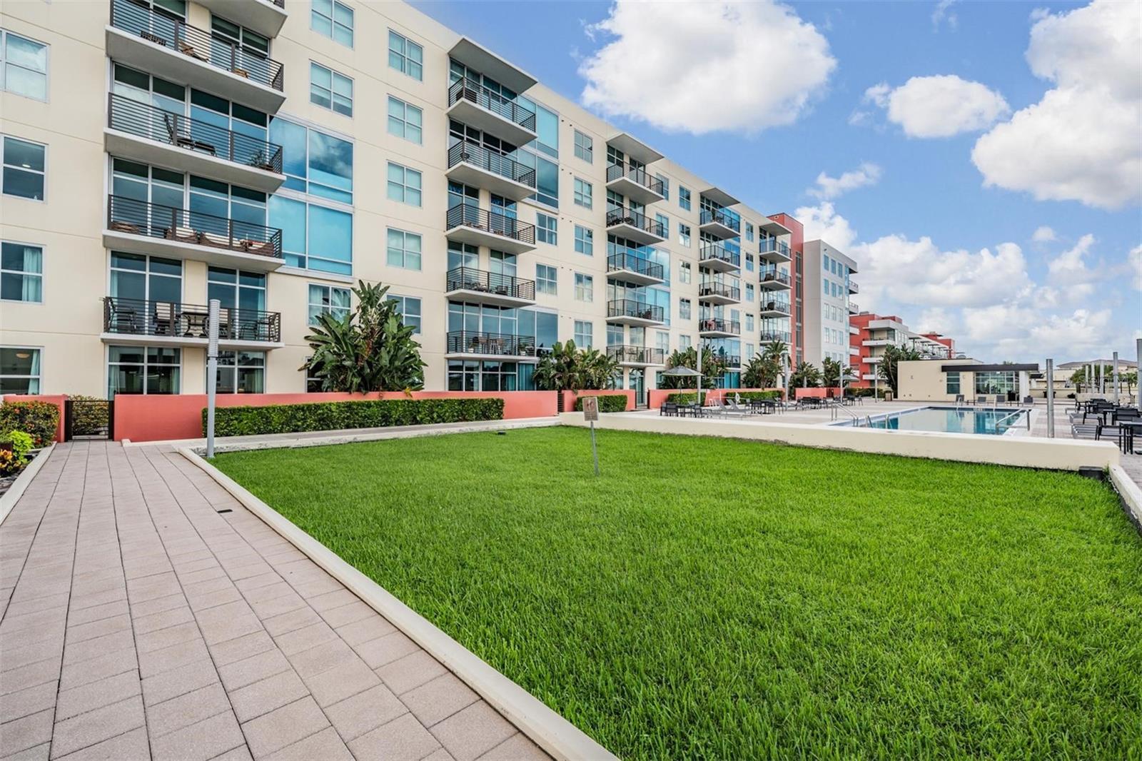 1120 E KENNEDY BOULEVARD 912