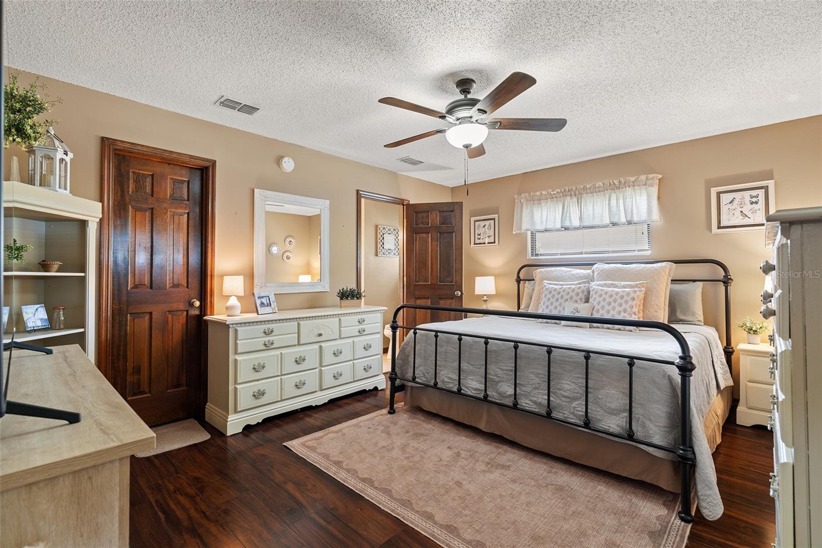 PINE LAKE ESTATES UNIT B - Residential