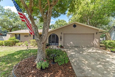 Photo of 610 Cypress Ct, Saint Cloud, FL 34769 (MLS # S5147911)