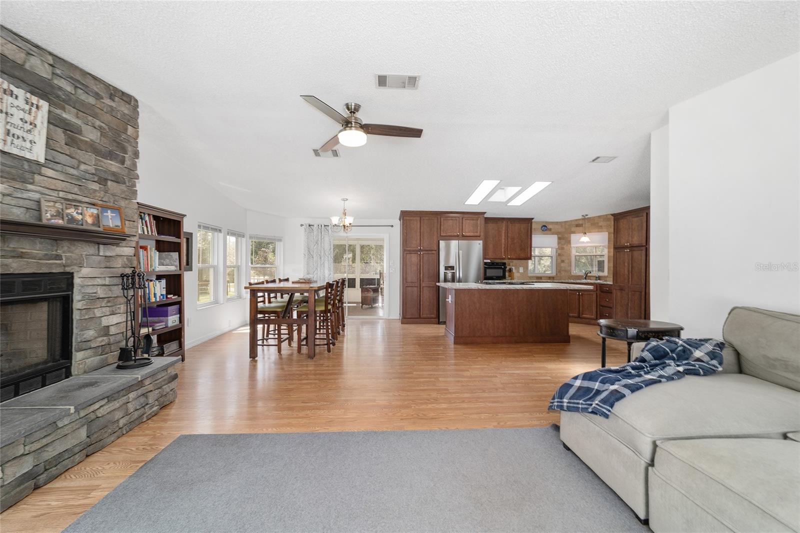 OCALA THOROUGHBRED ACRES - Residential