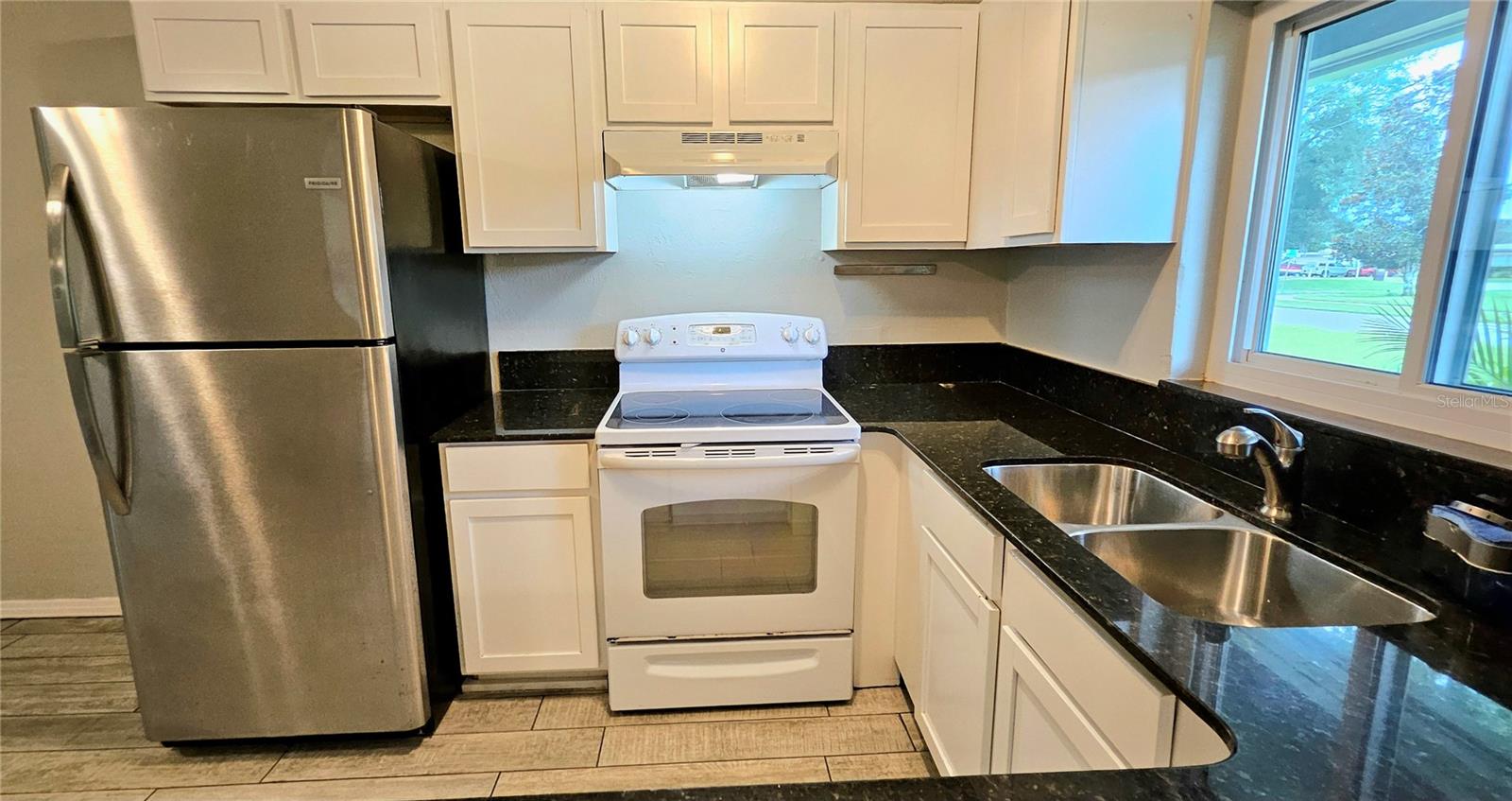 OAK FOREST SUB - Residential Lease