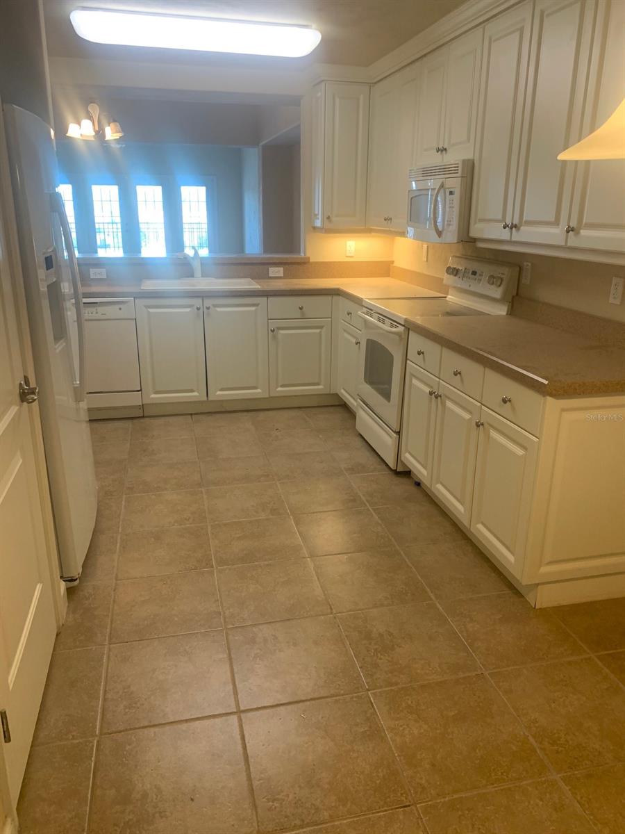 Tuscany Square 01 Condo - Residential