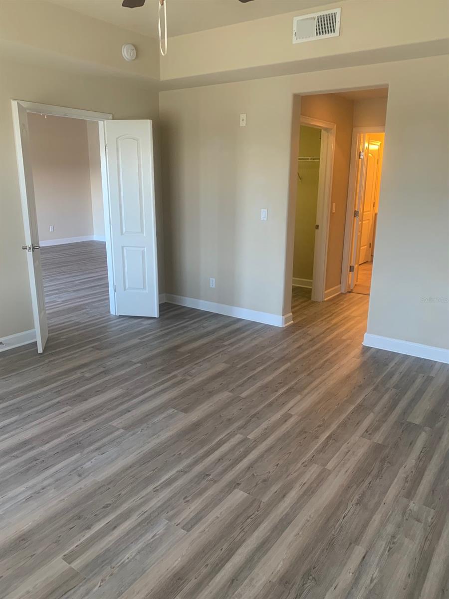 Tuscany Square 01 Condo - Residential