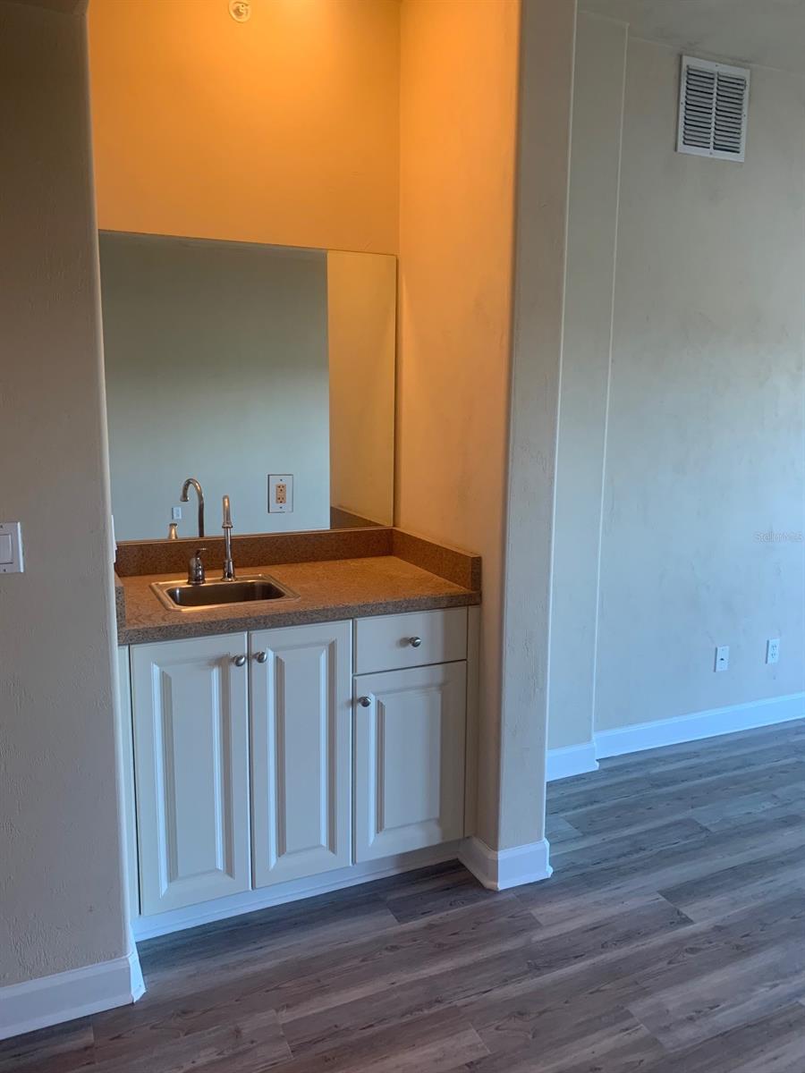 Tuscany Square 01 Condo - Residential