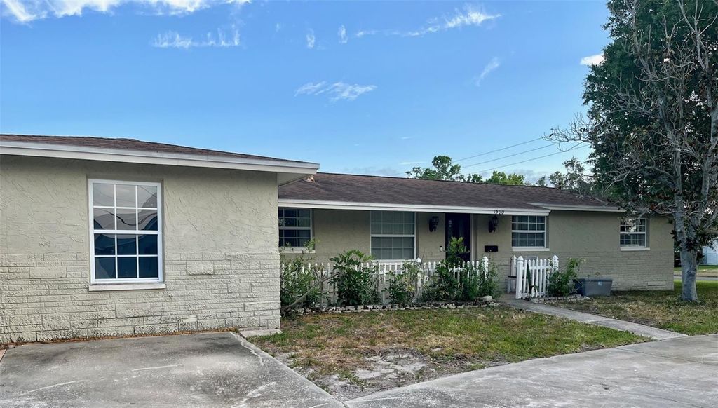 Photo of 1500 Ohio Avenue NE, St Petersburg, FL 33703 (MLS # TB8383681)