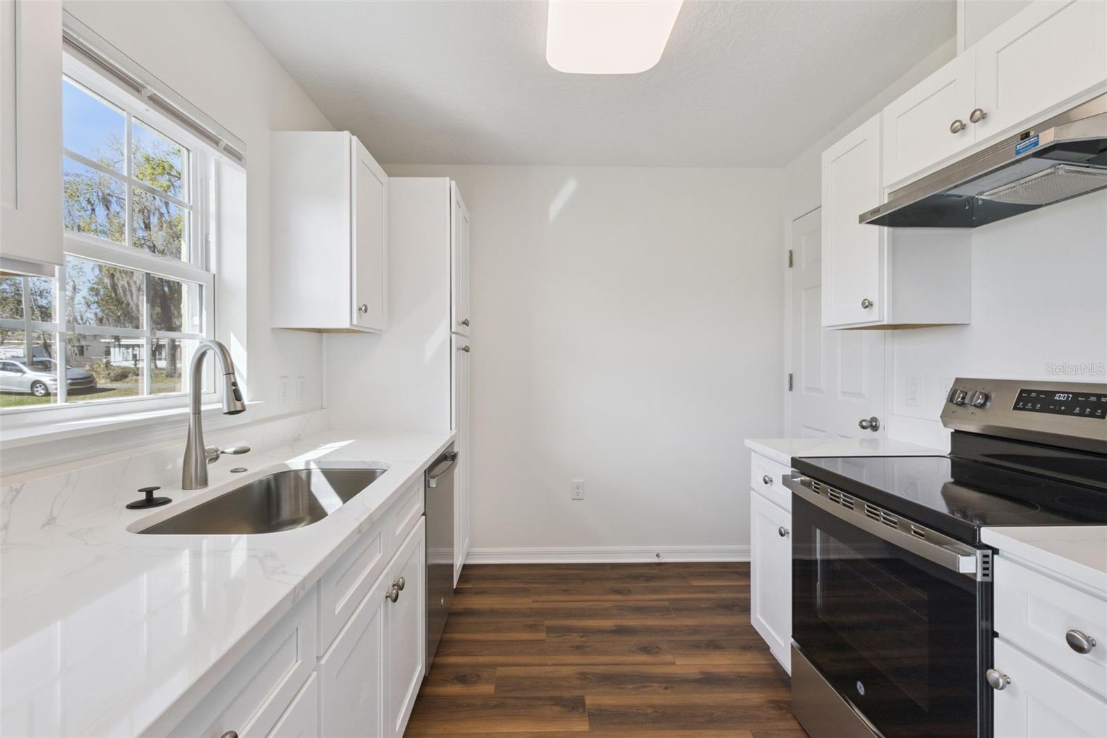 TAVARES LINDA PARK - Residential Lease