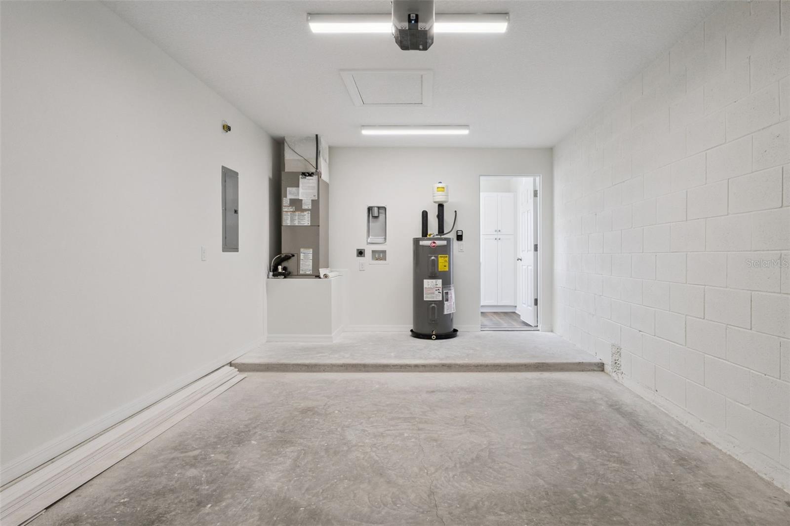 TAVARES LINDA PARK - Residential Lease