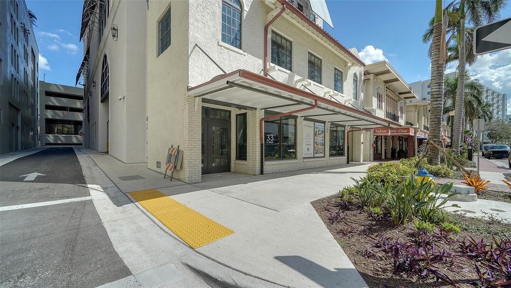 Photo of 33 S Palm Avenue #1403, Sarasota, FL 34236 (MLS # A4651229)