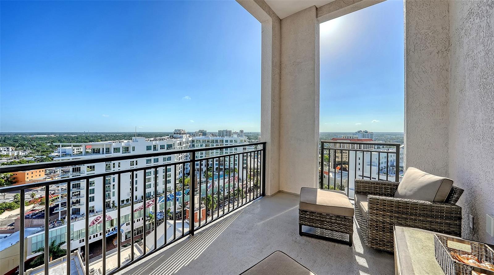 THE DEMARCAY - Residential