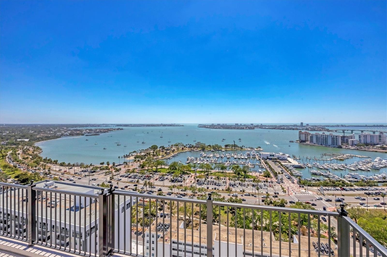 THE DEMARCAY - Residential