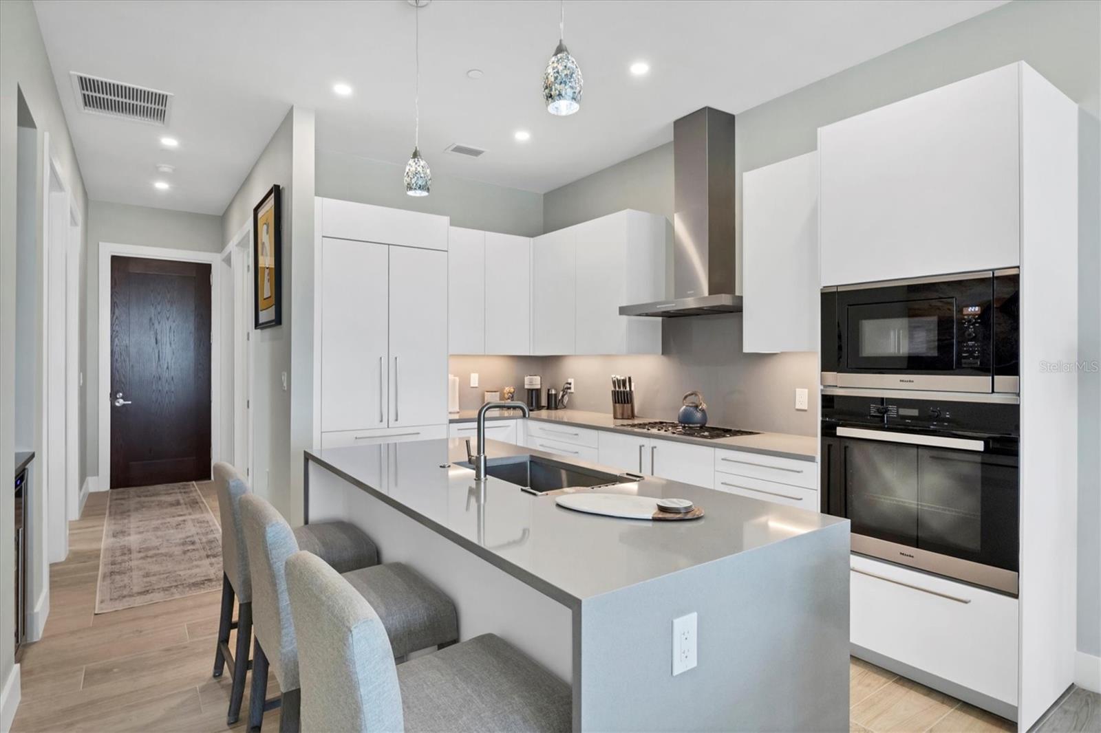 33 S PALM AVENUE 1403