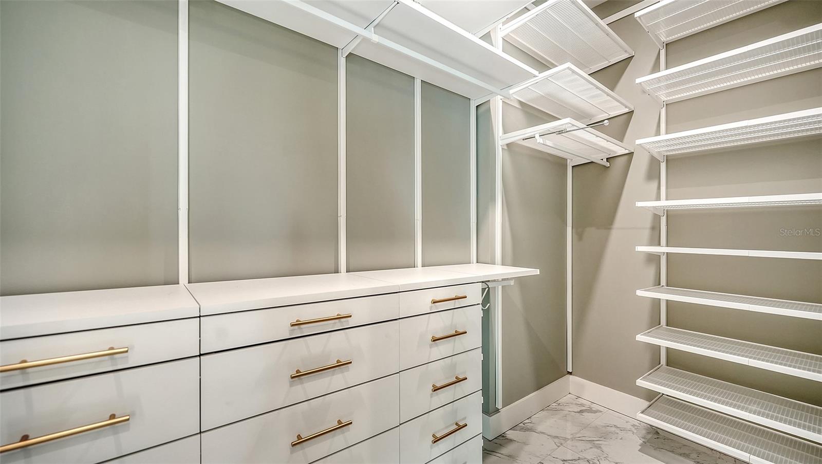 THE DEMARCAY - Residential