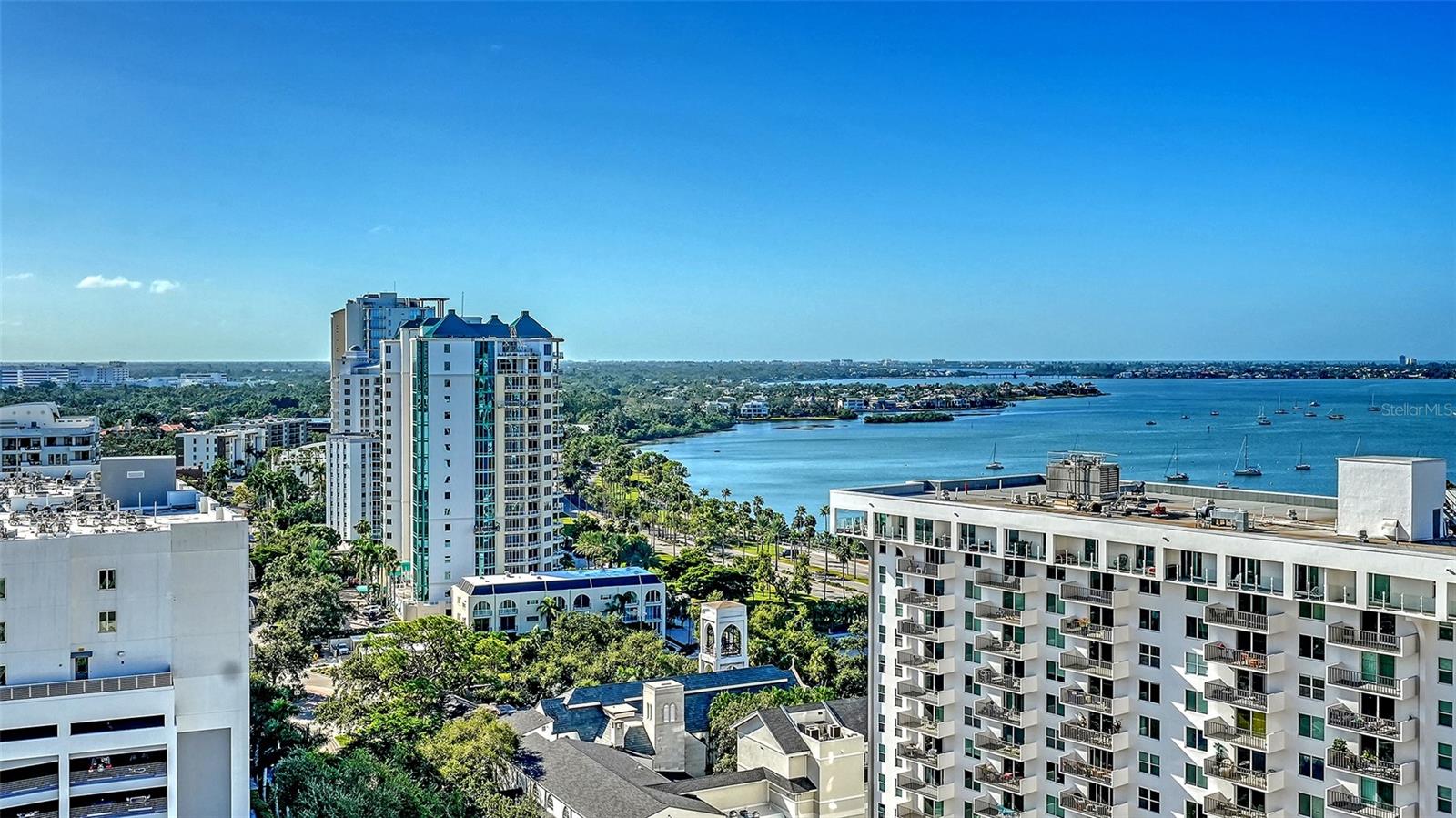 THE DEMARCAY - Residential