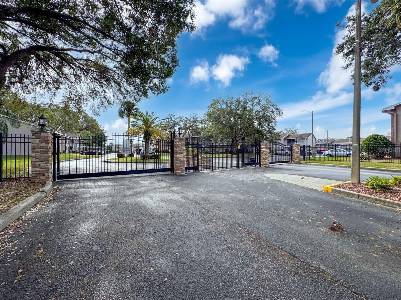 SUNNYBROOK CONDO 02 - Residential