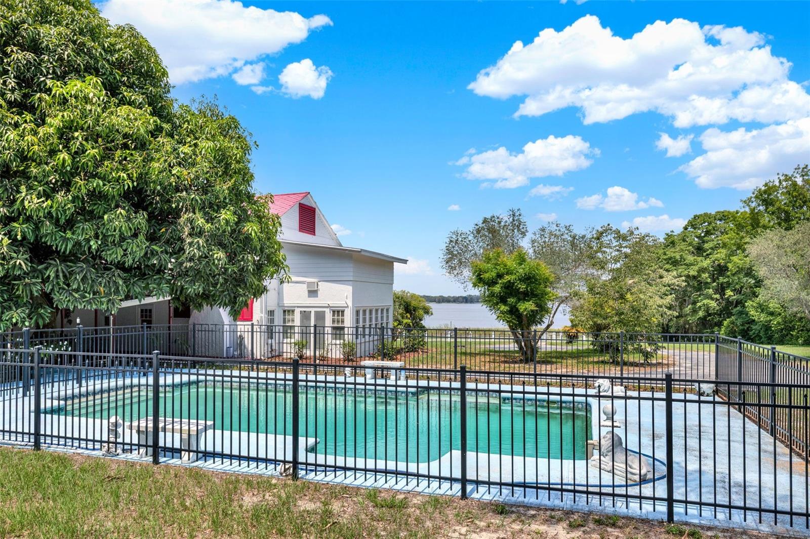 9023 SILVER LAKE DRIVE