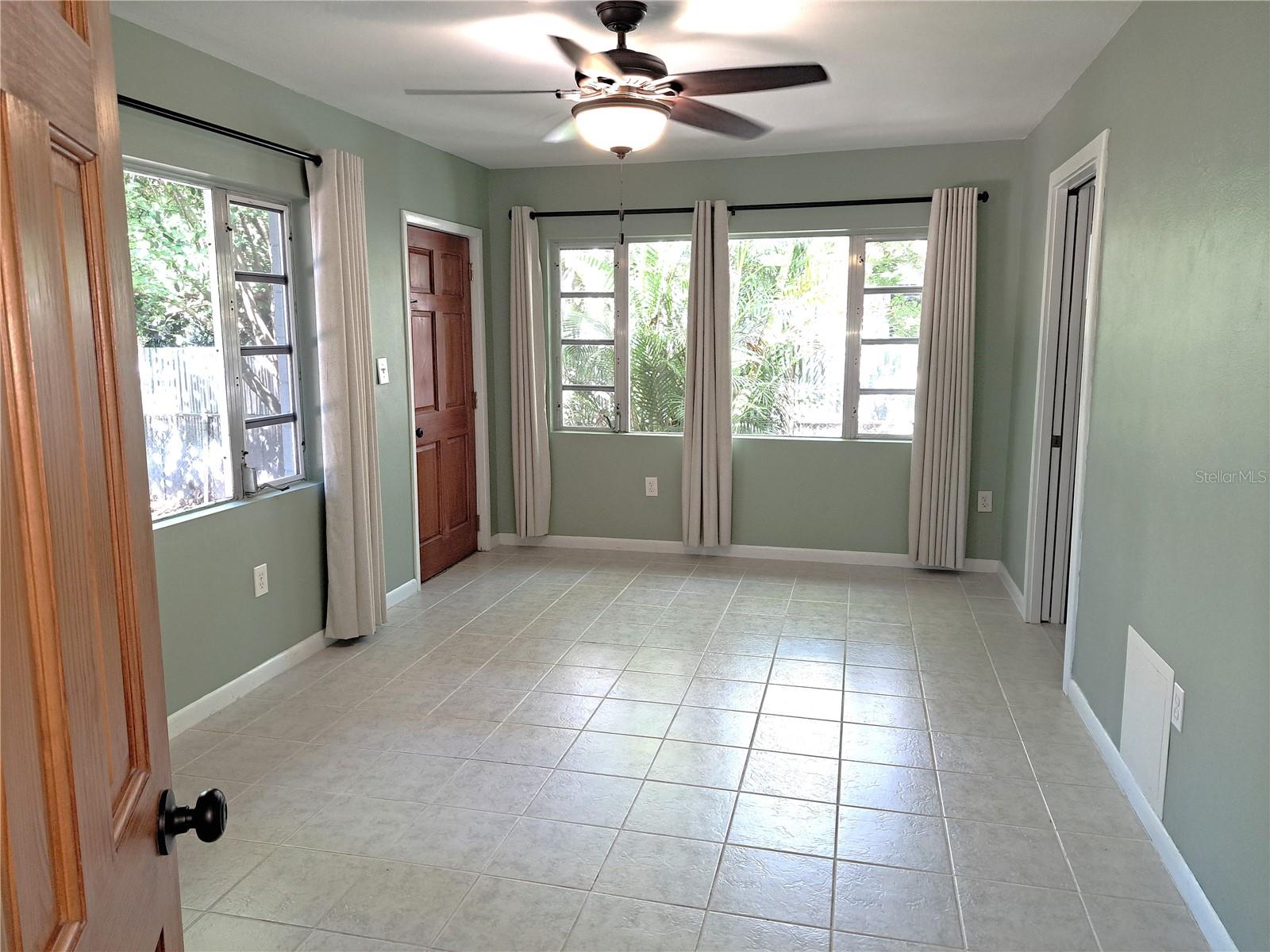 CAMPO BELLO - Residential Lease