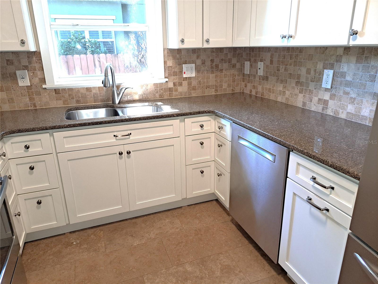 CAMPO BELLO - Residential Lease