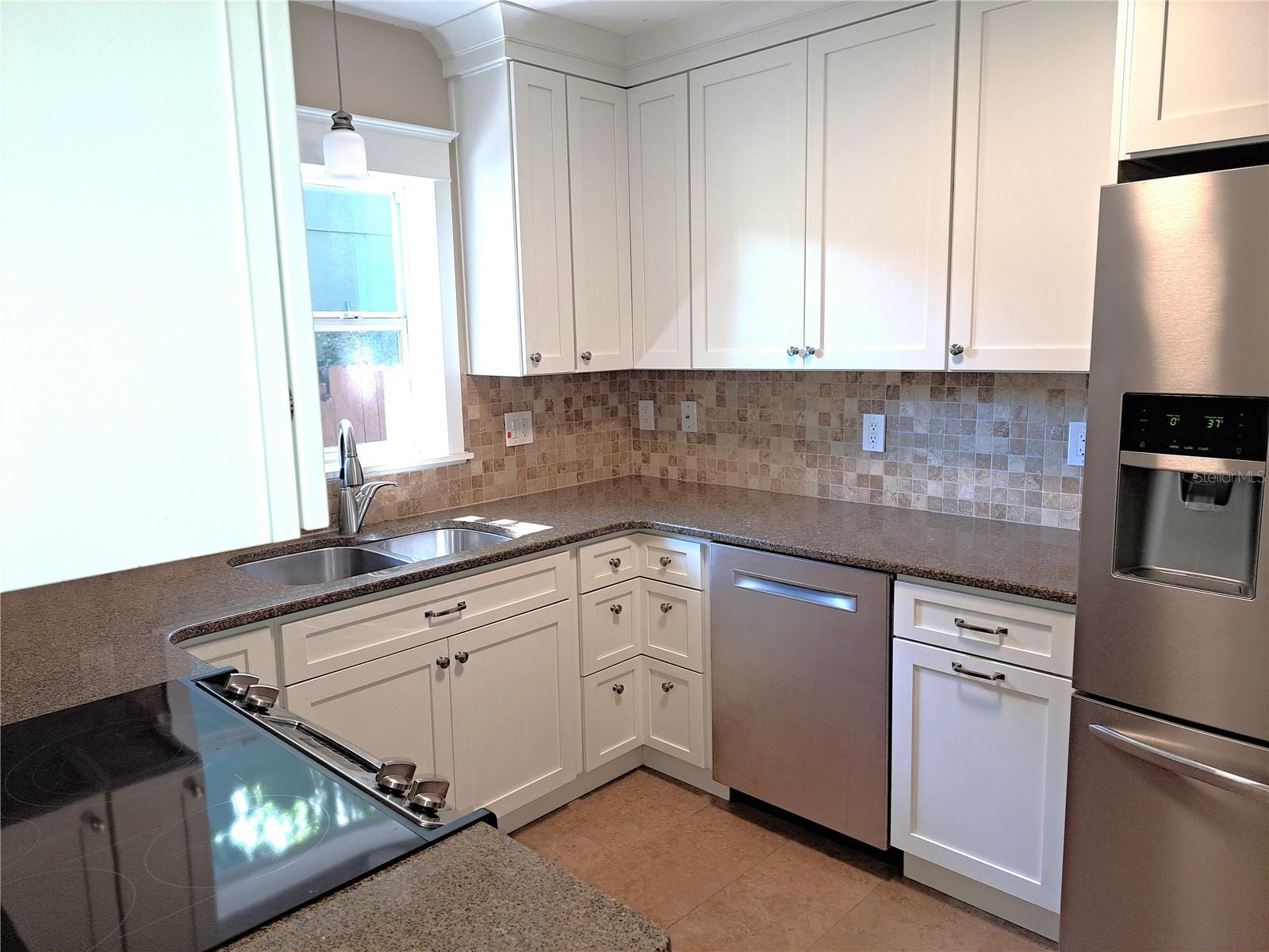 CAMPO BELLO - Residential Lease