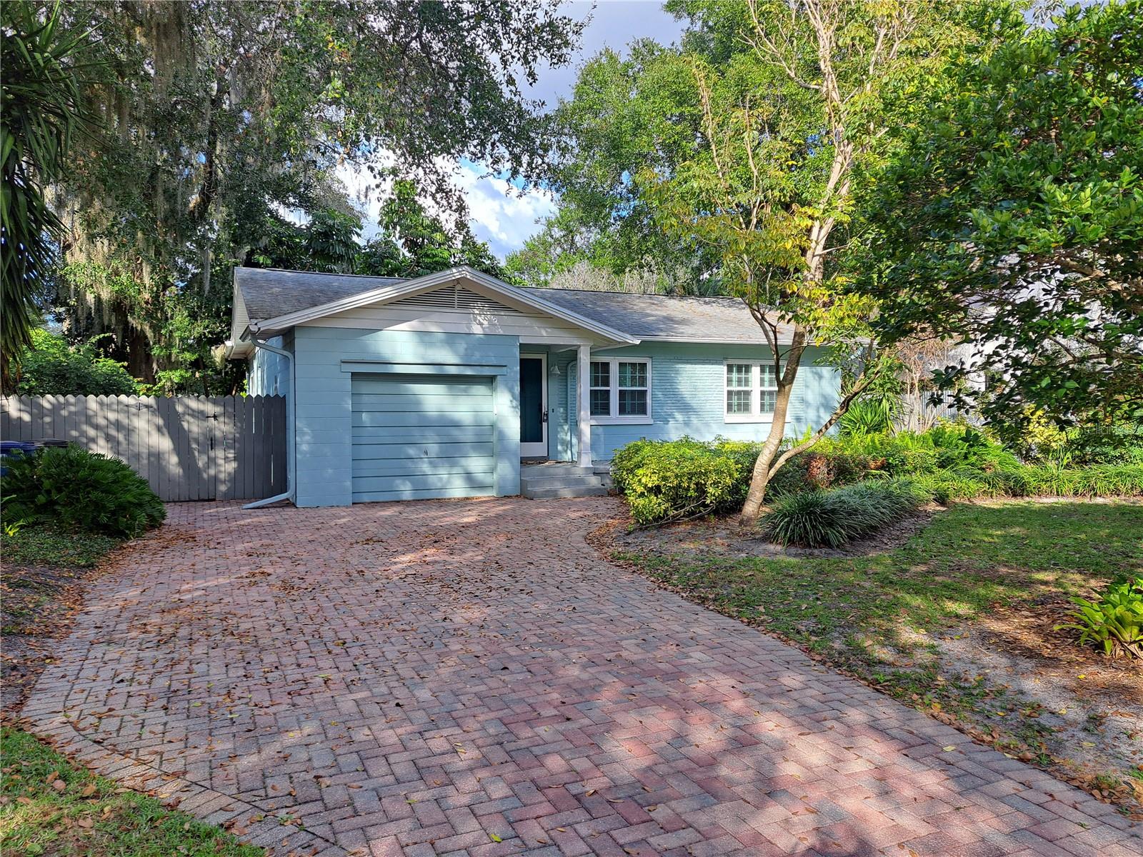 CAMPO BELLO - Residential Lease