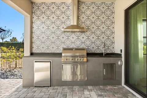 Tiny photo for 16254 Ravenna Court, Montverde, FL 34756 (MLS # G5105468)