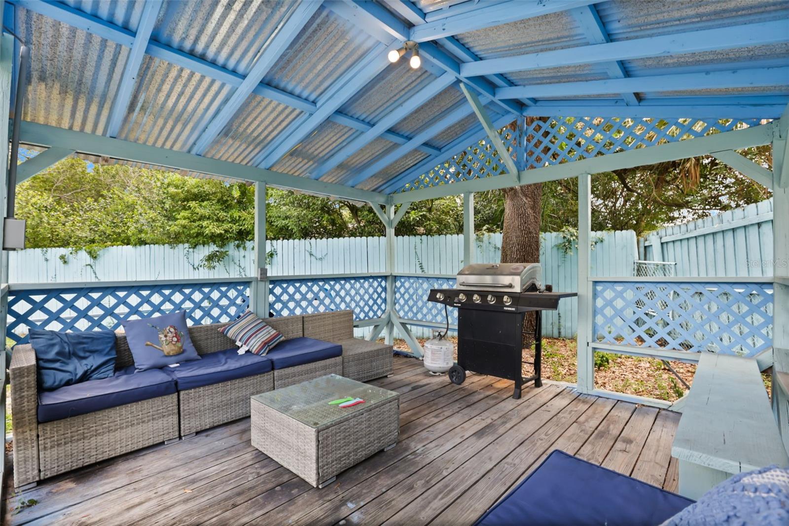 MEDALLION ESTATES - Residential