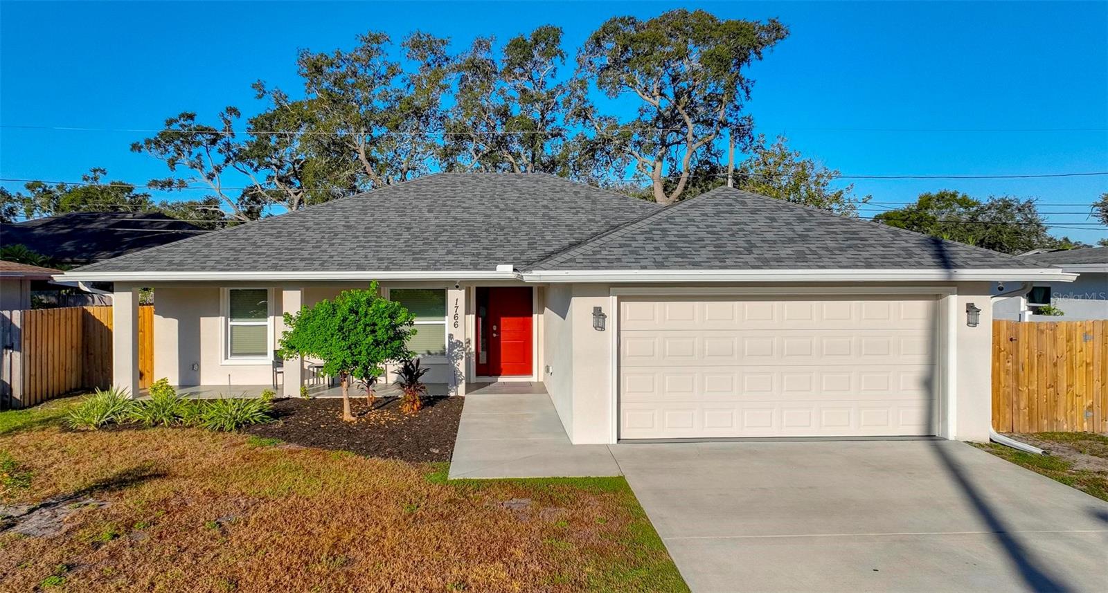 SUNSET LAKE MANOR - Residential