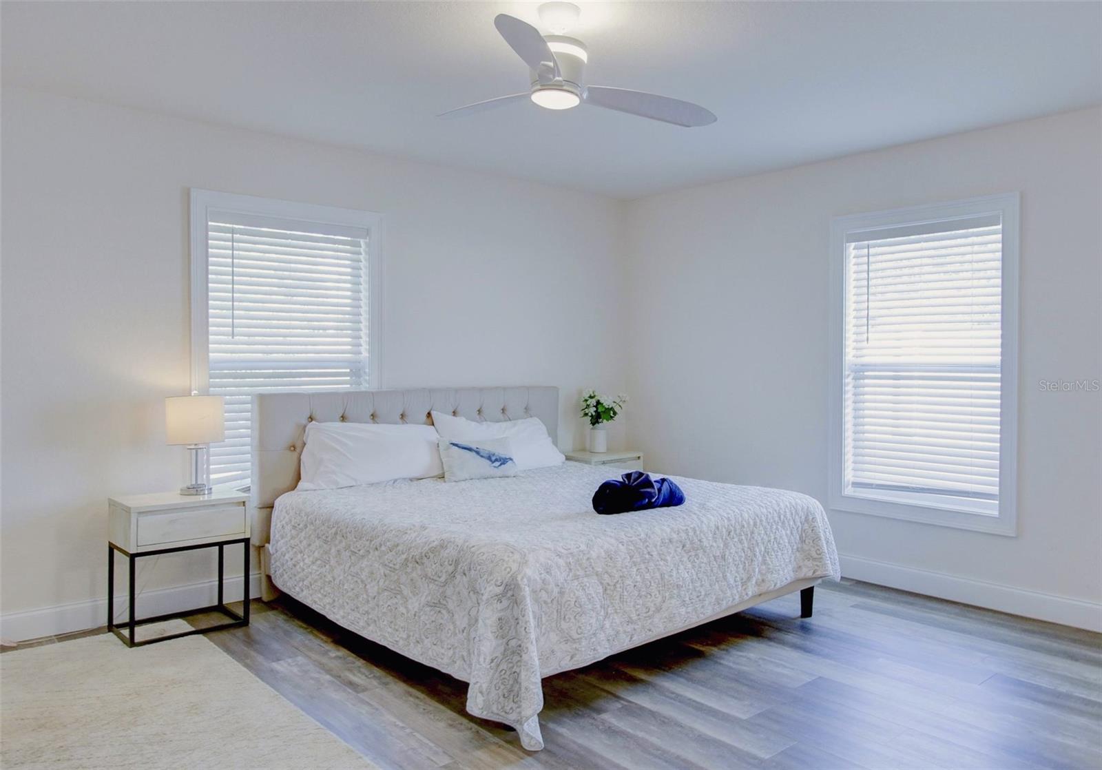 SUNSET LAKE MANOR - Residential
