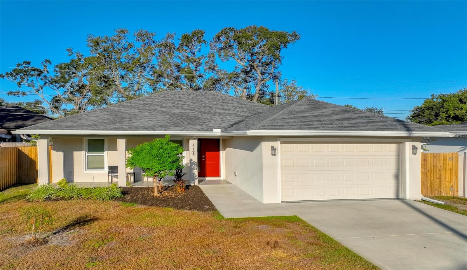 SUNSET LAKE MANOR - Residential