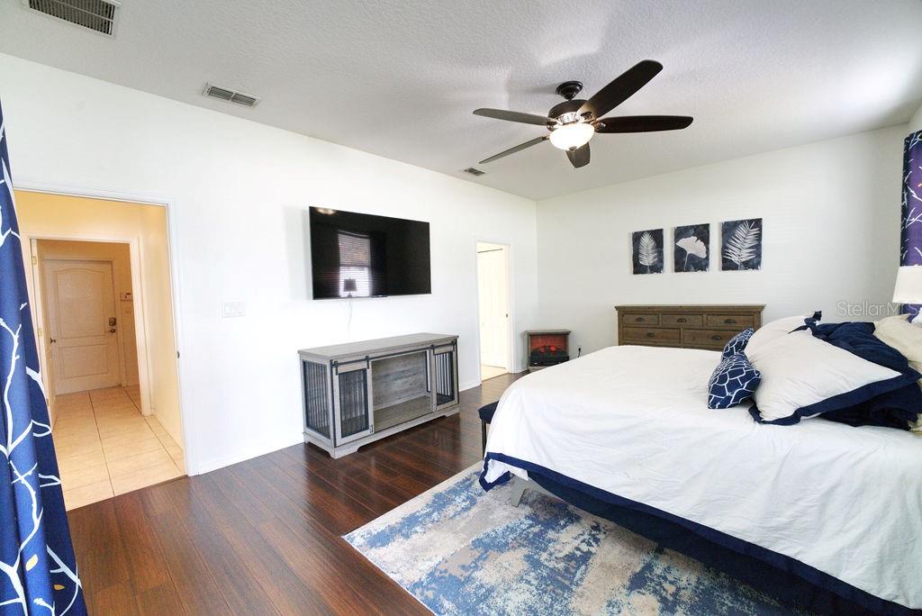 ADDISON PLACE - Residential