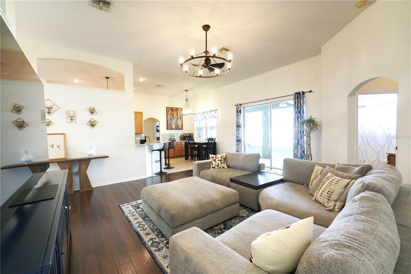 ADDISON PLACE - Residential