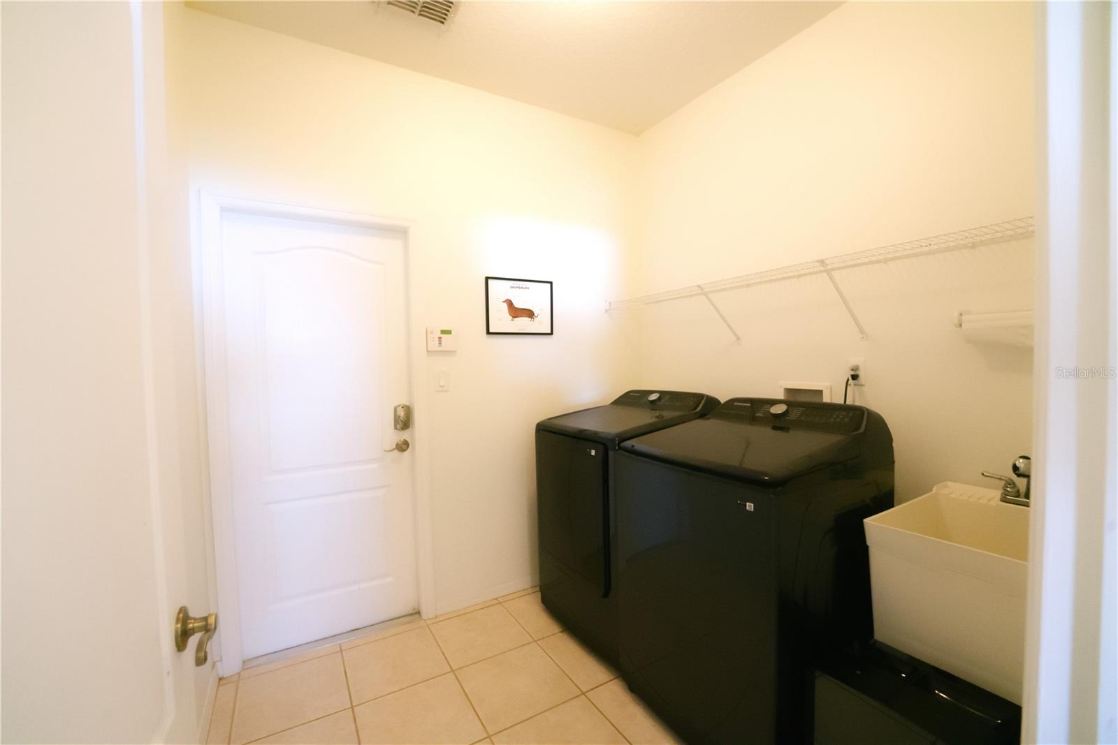 ADDISON PLACE - Residential