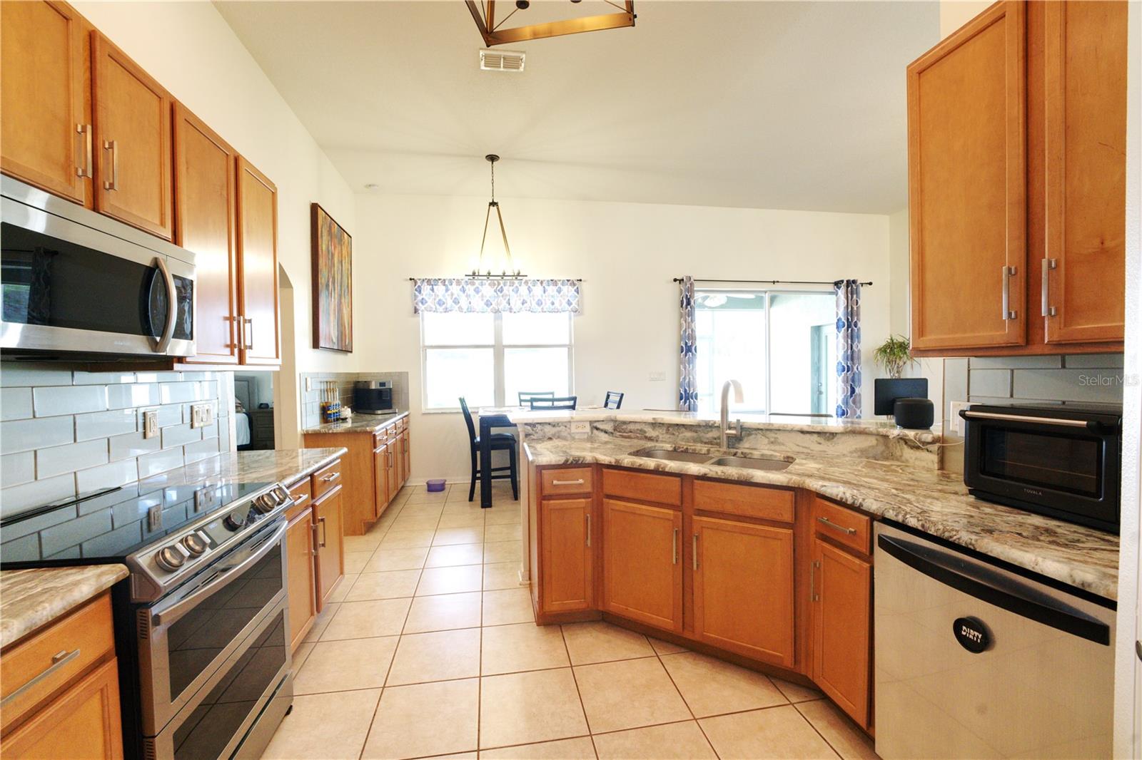 ADDISON PLACE - Residential