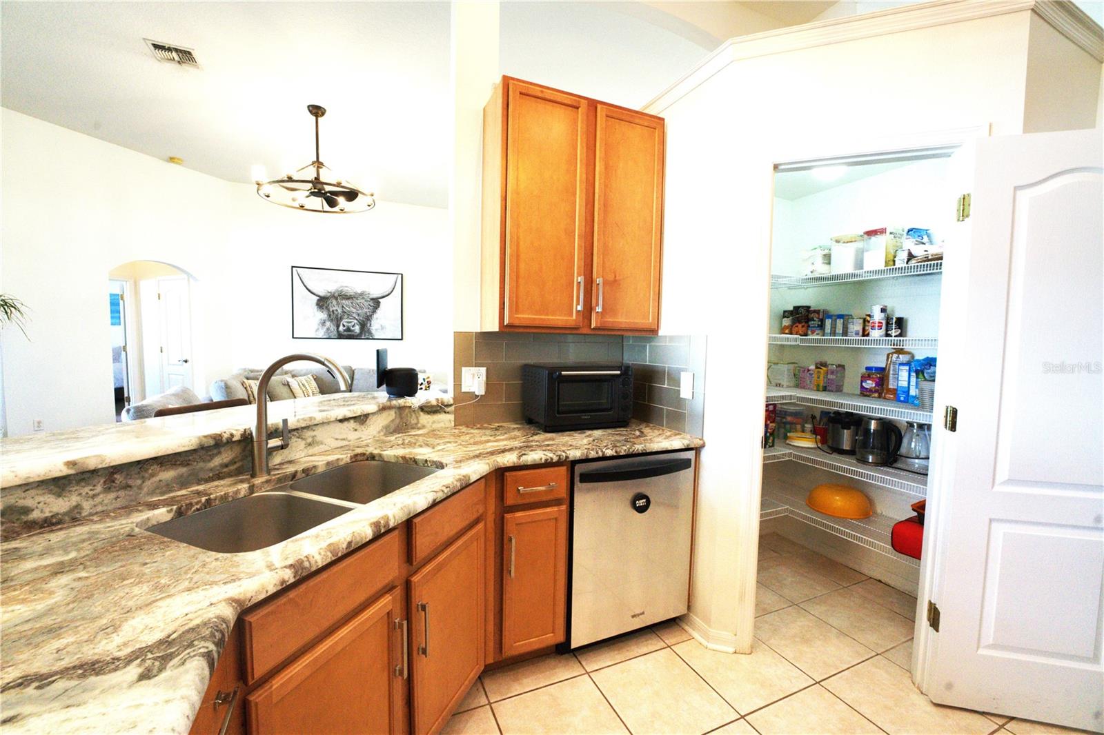 ADDISON PLACE - Residential