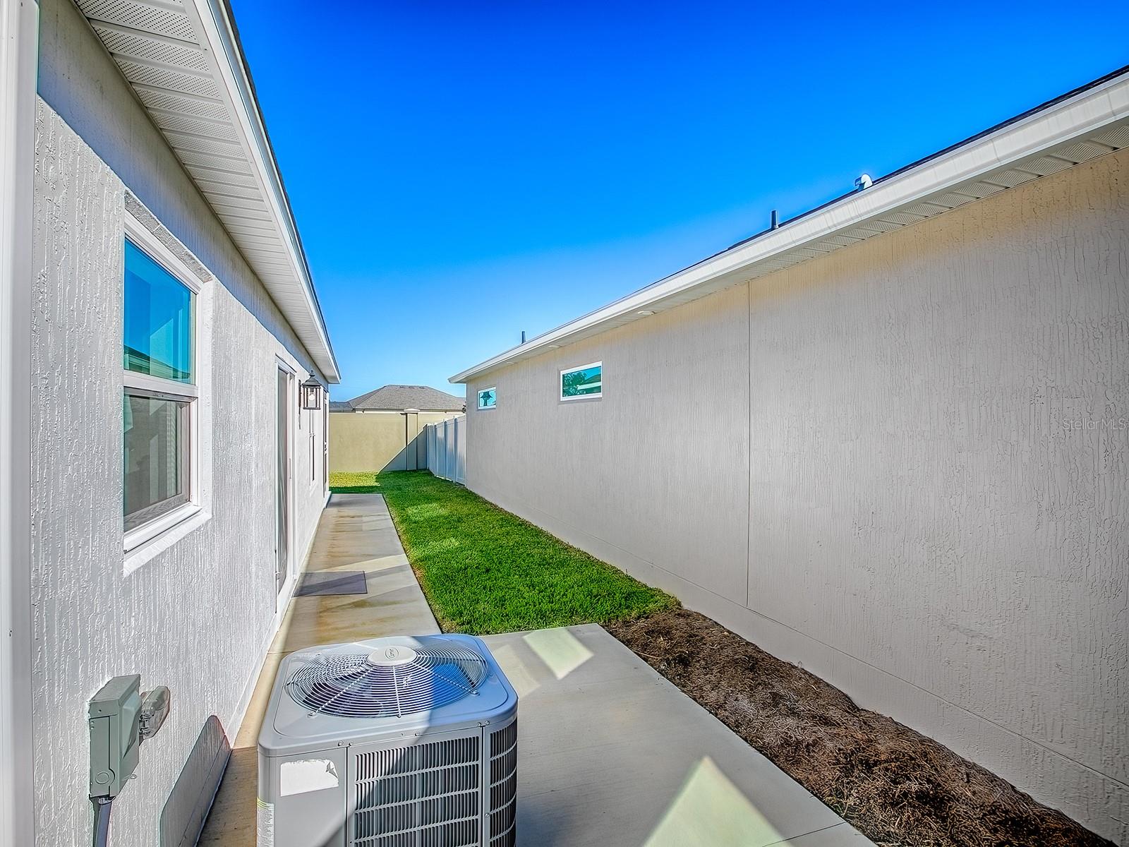 VILLAGES/SOUTHERN OAKS UN 213 - Residential