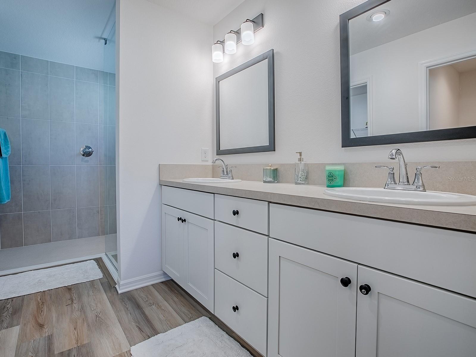 VILLAGES/SOUTHERN OAKS UN 213 - Residential