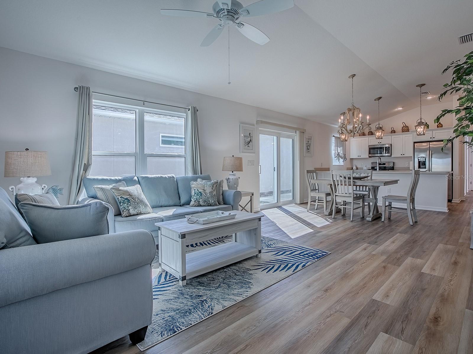 VILLAGES/SOUTHERN OAKS UN 213 - Residential