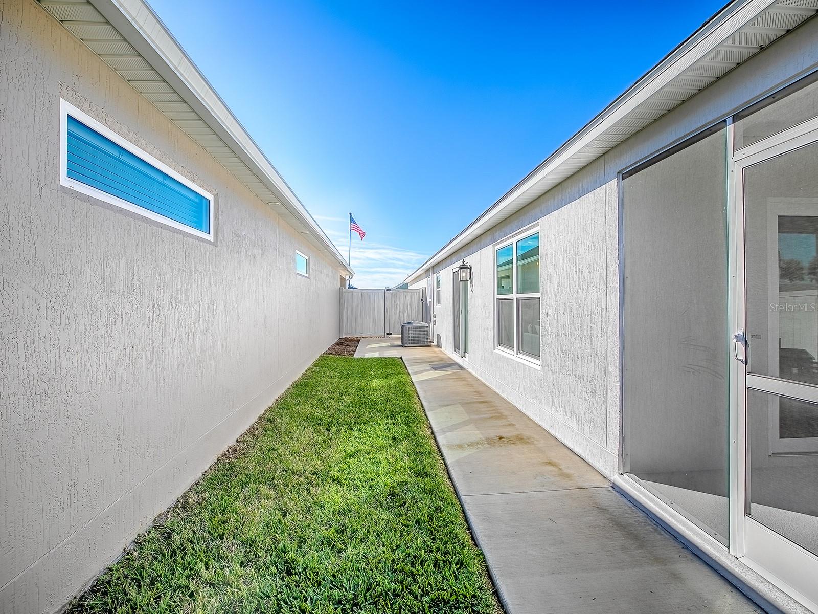 VILLAGES/SOUTHERN OAKS UN 213 - Residential