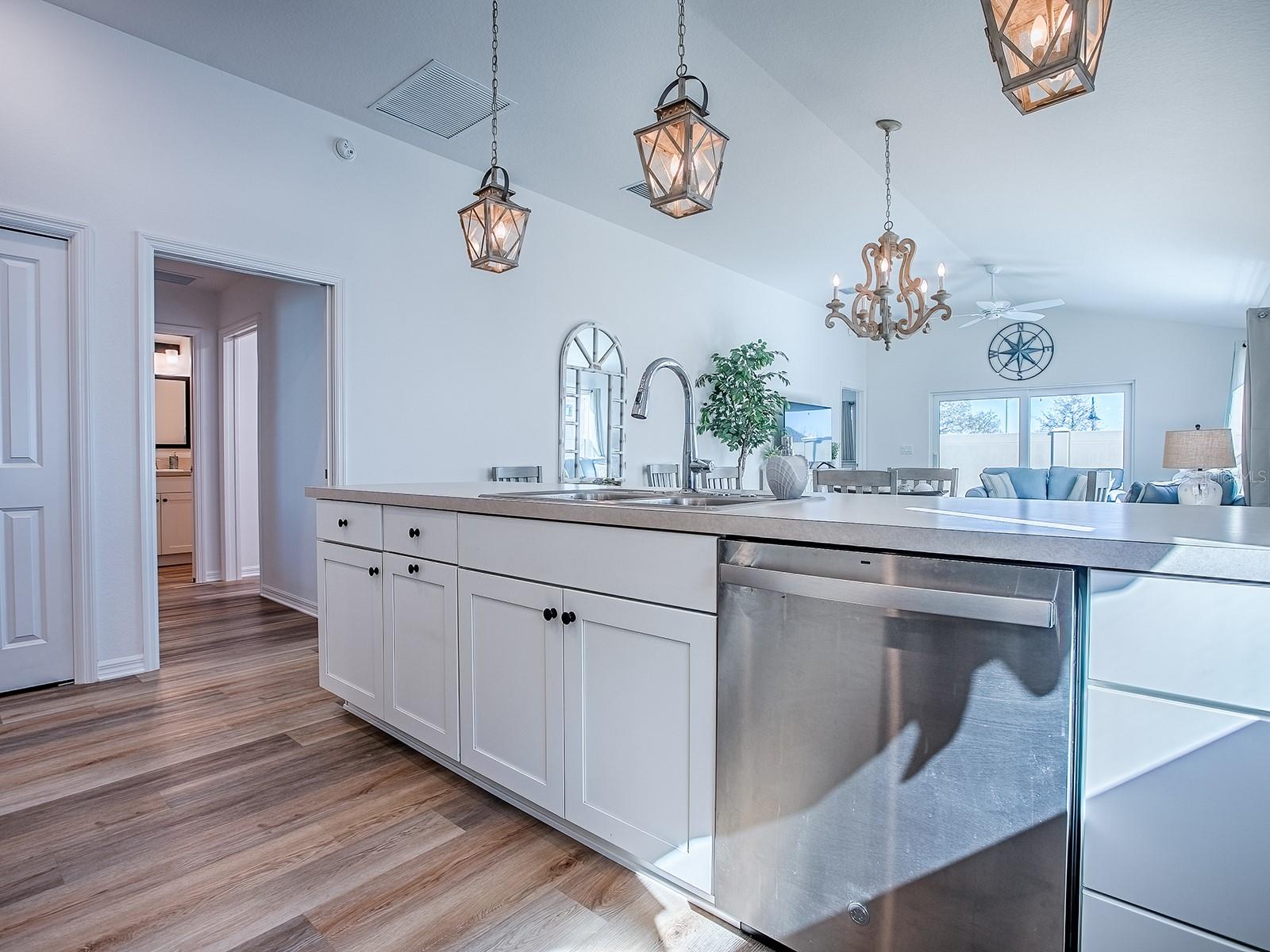 VILLAGES/SOUTHERN OAKS UN 213 - Residential