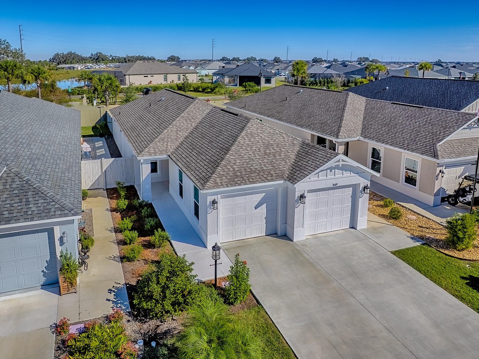 VILLAGES/SOUTHERN OAKS UN 213 - Residential