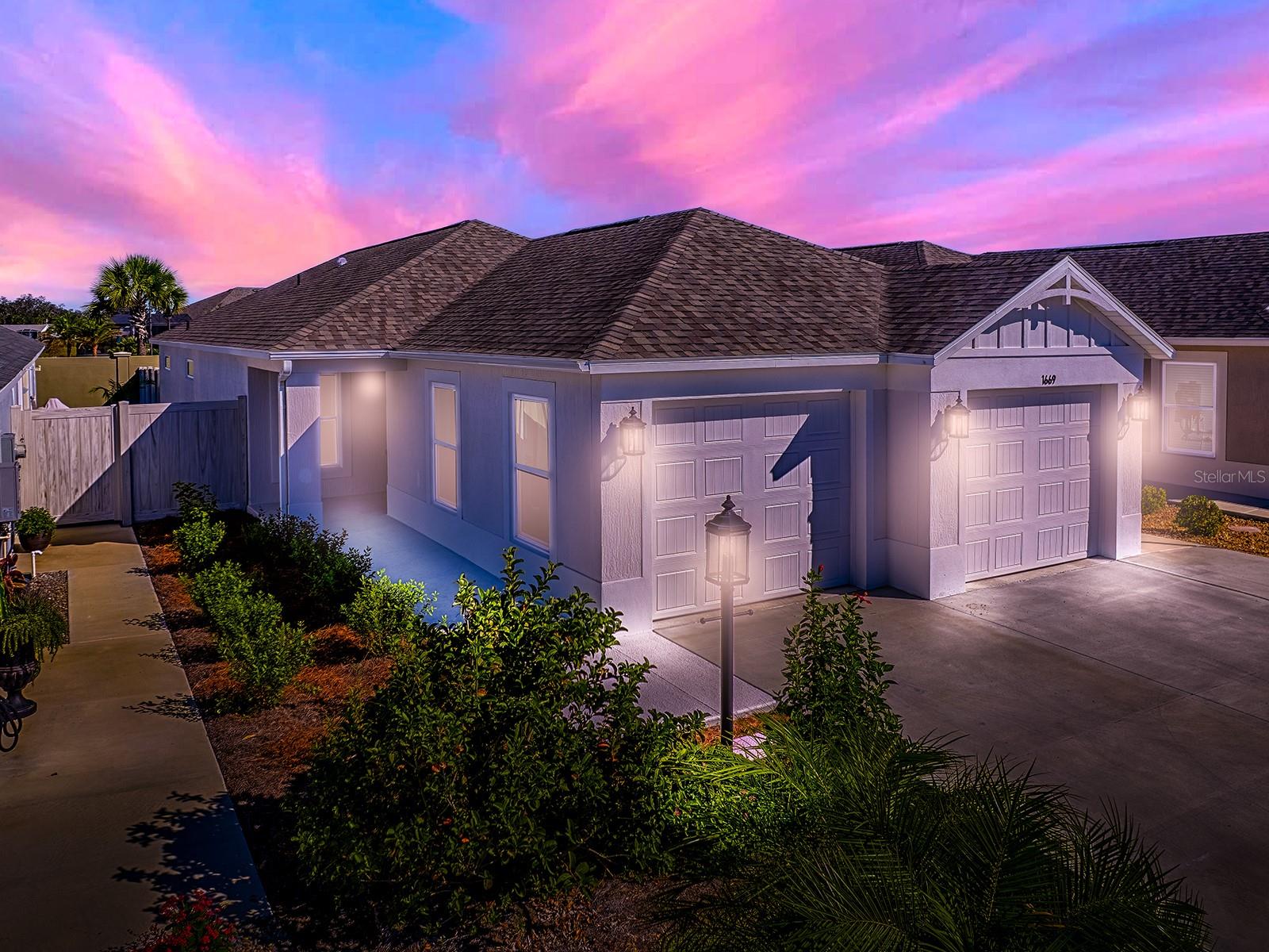 VILLAGES/SOUTHERN OAKS UN 213 - Residential