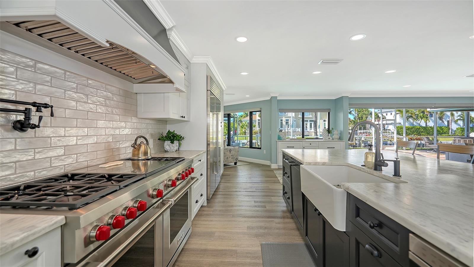 COUNTRY CLUB SHORES - Residential Lease