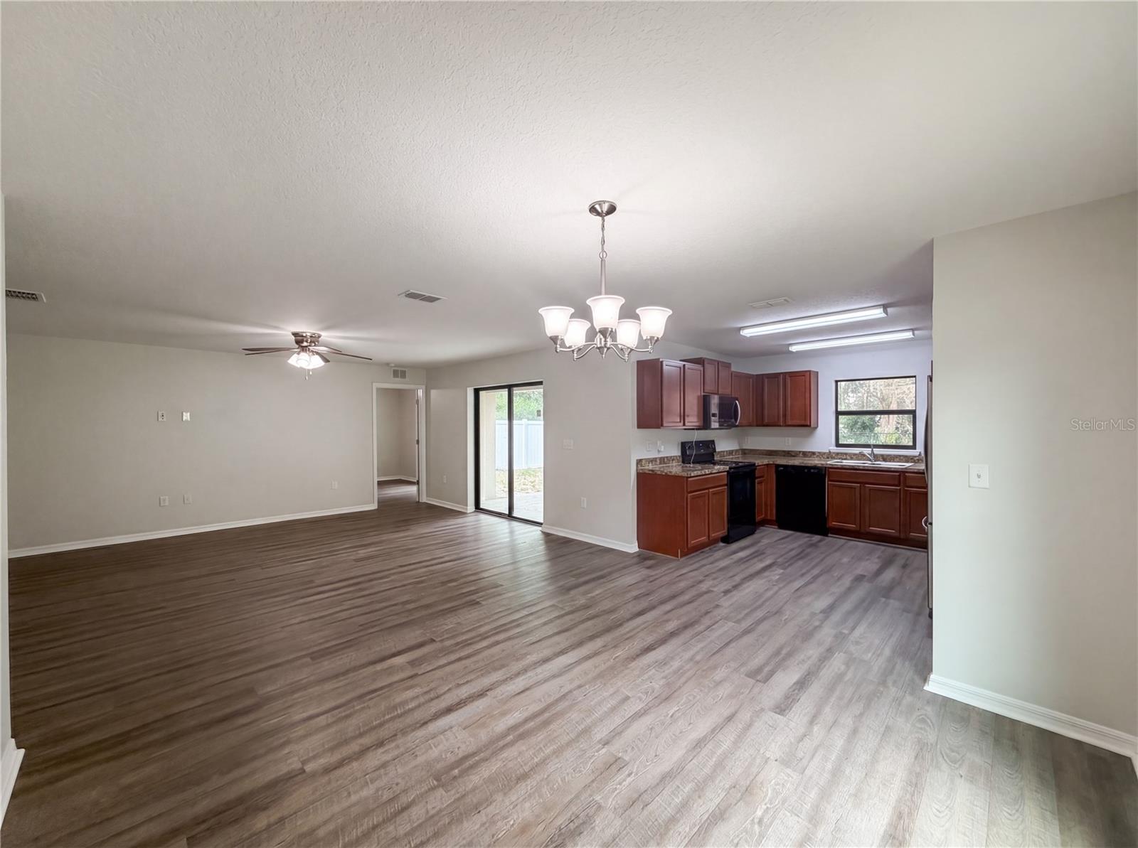 TAVARES CHELSEA OAKS SOUTH - Residential